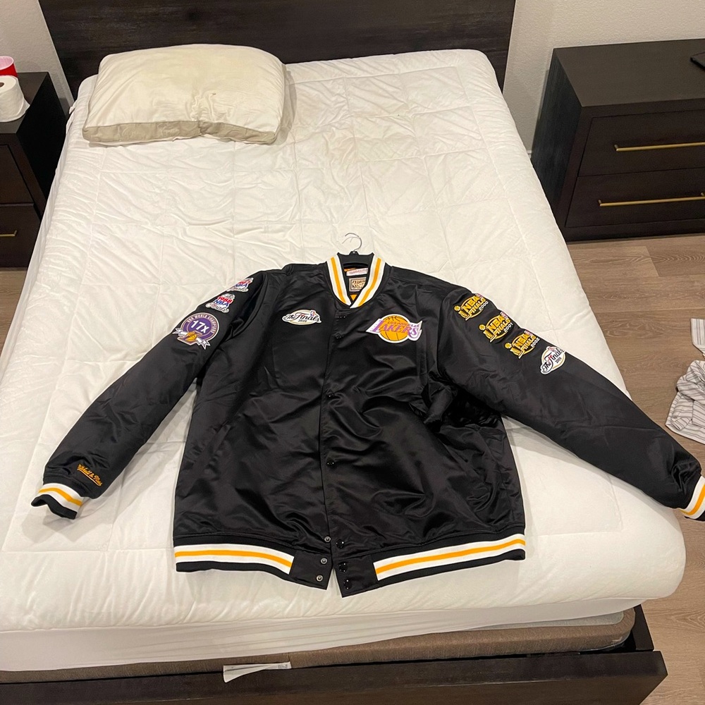 Lakers Letterman’s Jacket. Great Condition. Size 2XL